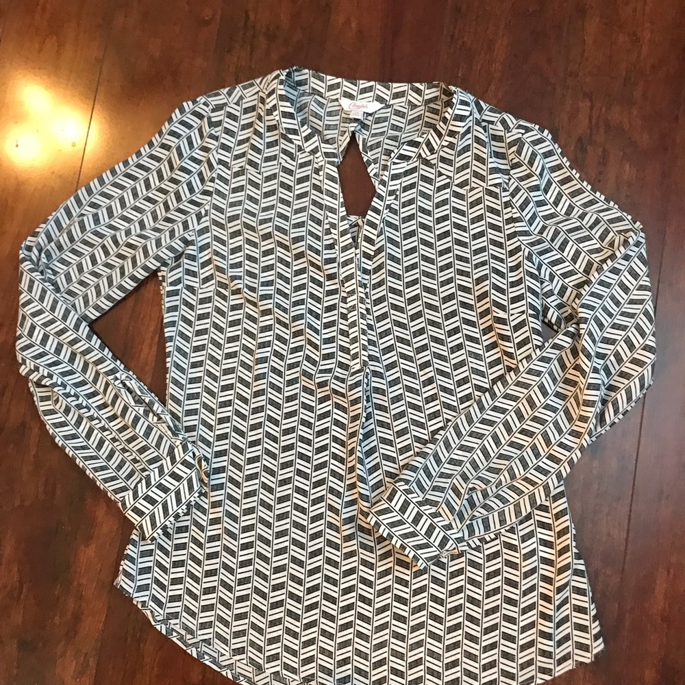 Candie’s NWOT Black And White Chevron Blouse XS